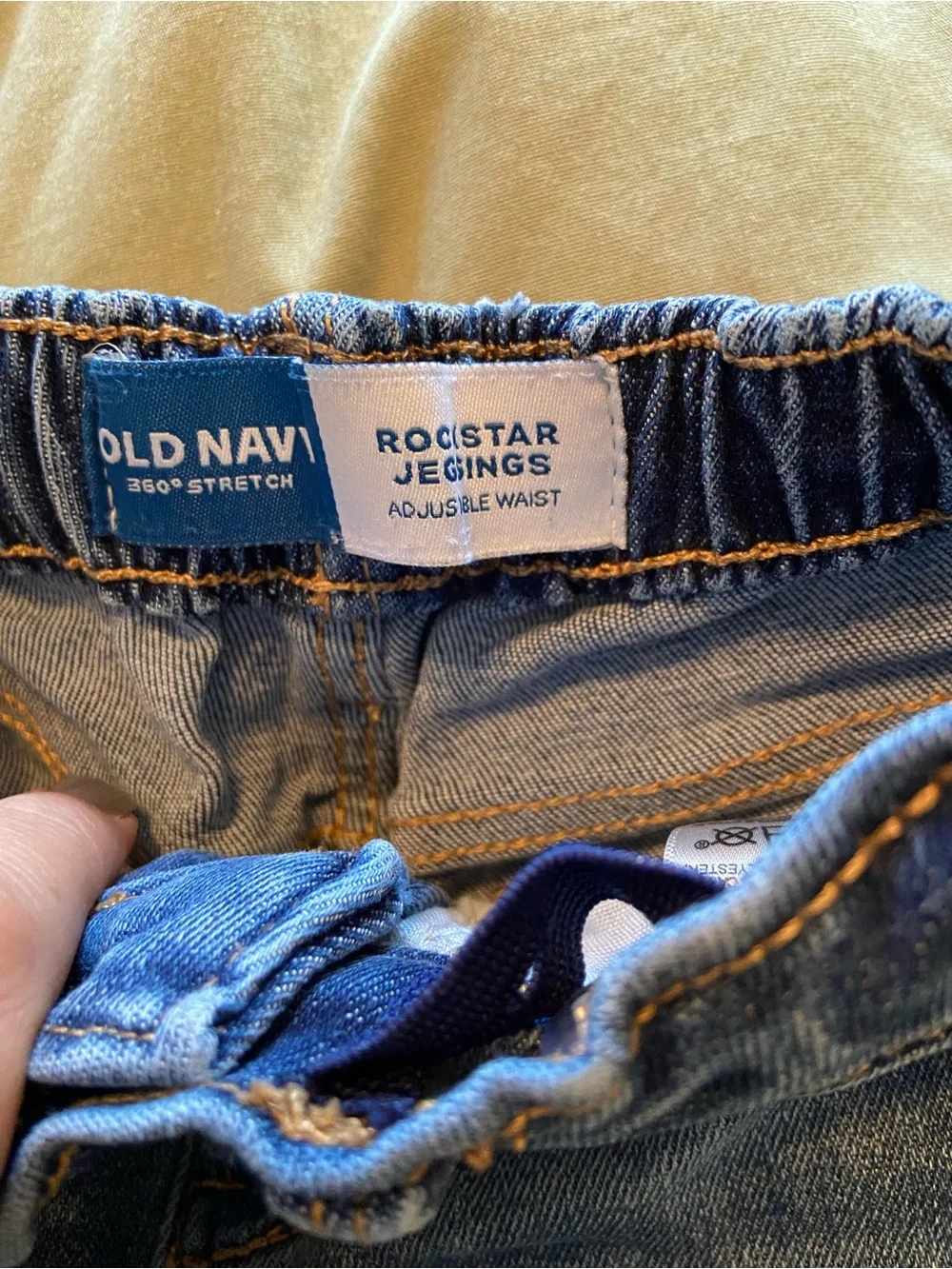 Old Navy 2T girls Distressed Hem Denim Rockstar Jeggings